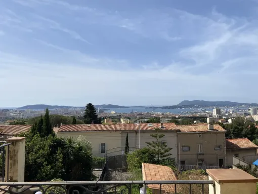 En cours d'estimation à Toulon, Faron, avec vue sur la mer, Toulon, Bryan HAIRABEDIAN Immobilier